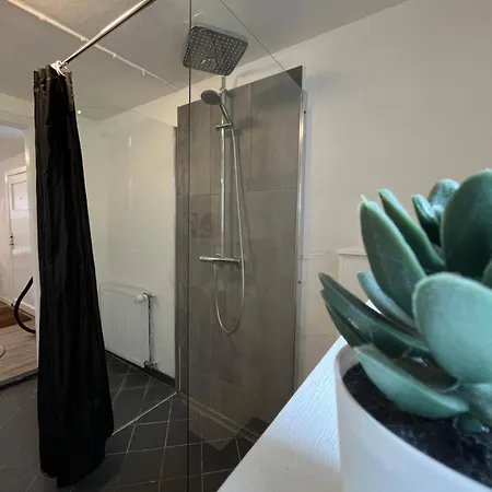 Cozy 3 Bedroom Garden With Parking Frederikshavn