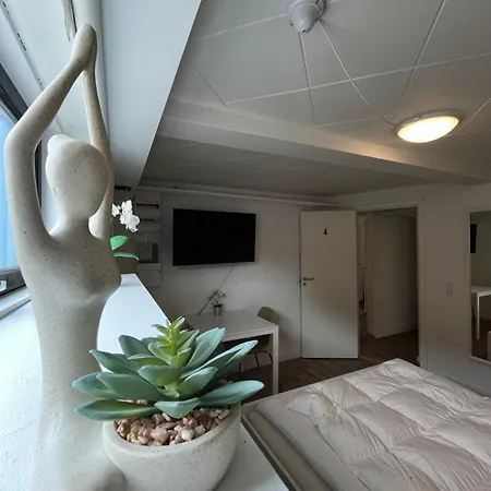 Cozy 3 Bedroom Garden With Parking Frederikshavn