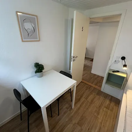 Cozy 3 Bedroom Garden With Parking